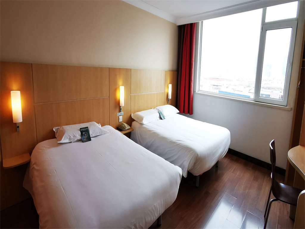 Ibis Tianjin Railway Station Hotel Room photo